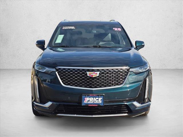 Used 2025 Cadillac XT6 Luxury FWD image 2