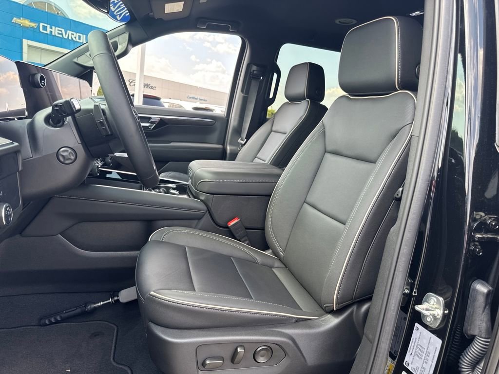 New 2025 Chevrolet Suburban Premier image 17