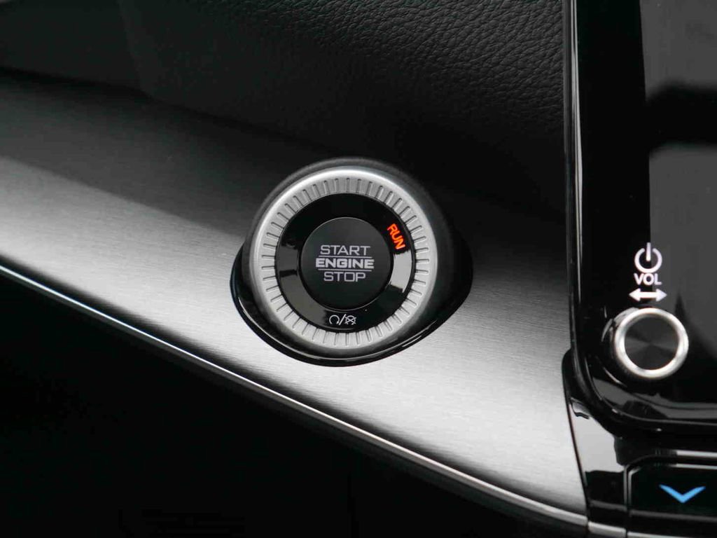 New 2025 Jeep Wagoneer L Series II w/ Convenience Group I image 5