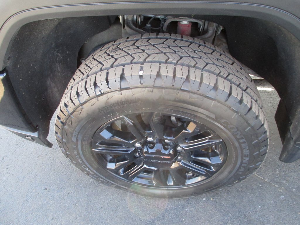 Used 2021 GMC Sierra 3500 Denali w/ Denali Black Diamond Edition image 14