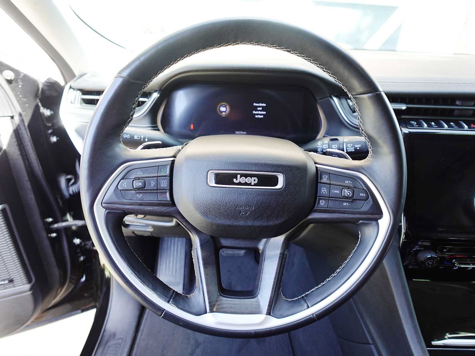 Used 2022 Jeep Grand Cherokee L Limited AWD/4WD image 16