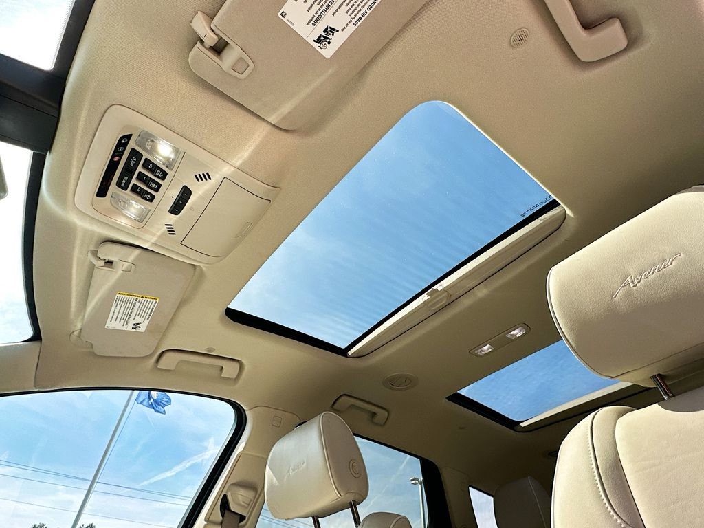 Used 2023 Buick Enclave Avenir w/ Avenir Technology Package FWD image 11