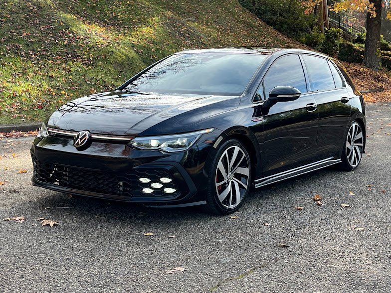 Used 2022 Volkswagen GTI SE w/ SE Leather Package image 27