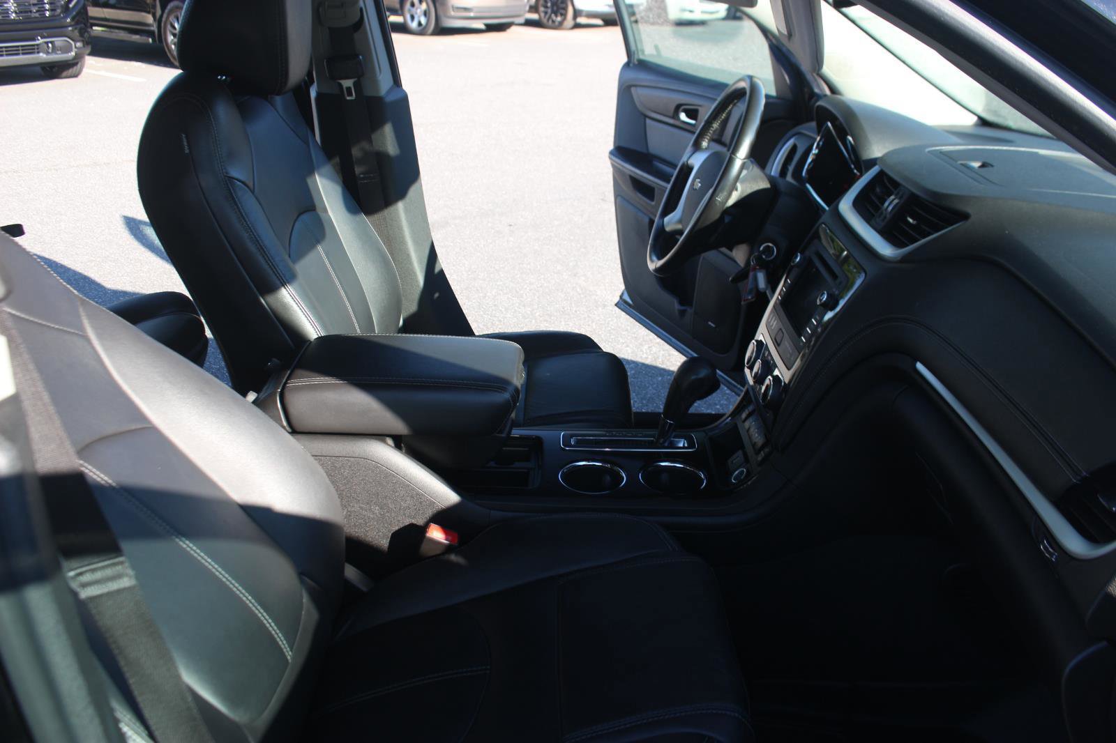 Used 2017 Chevrolet Traverse LT AWD/4WD image 36