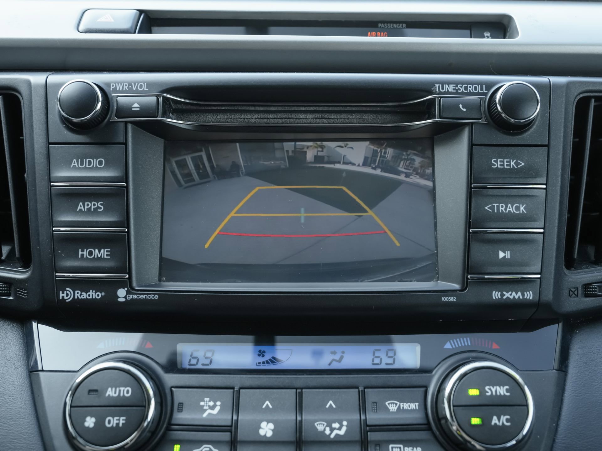 Used 2016 Toyota RAV4 XLE FWD image 12