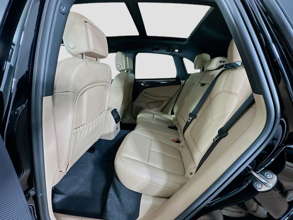 Certified 2026 Porsche Macan image 24