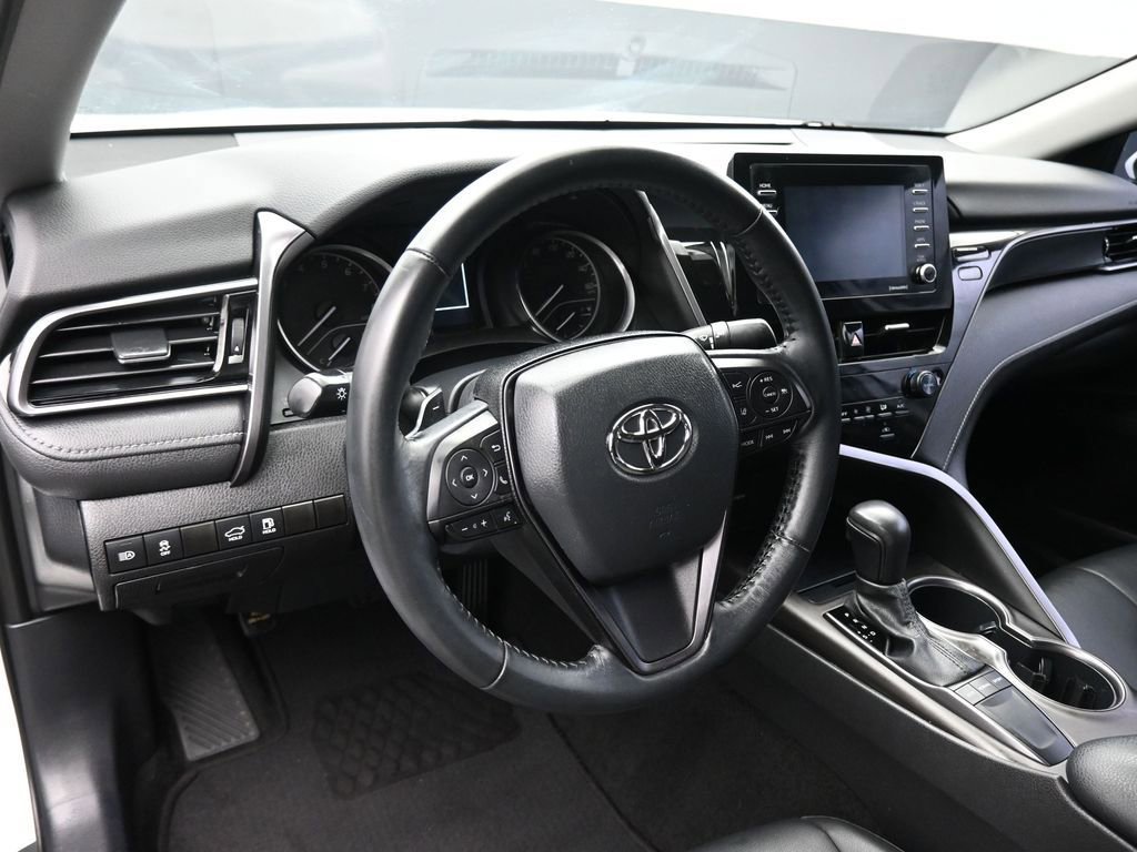 Used 2023 Toyota Camry SE image 13