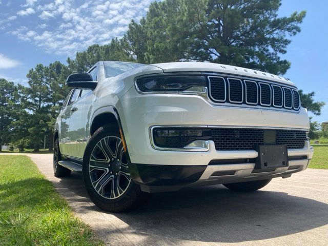 Used 2024 Jeep Wagoneer L Series II RWD image 3