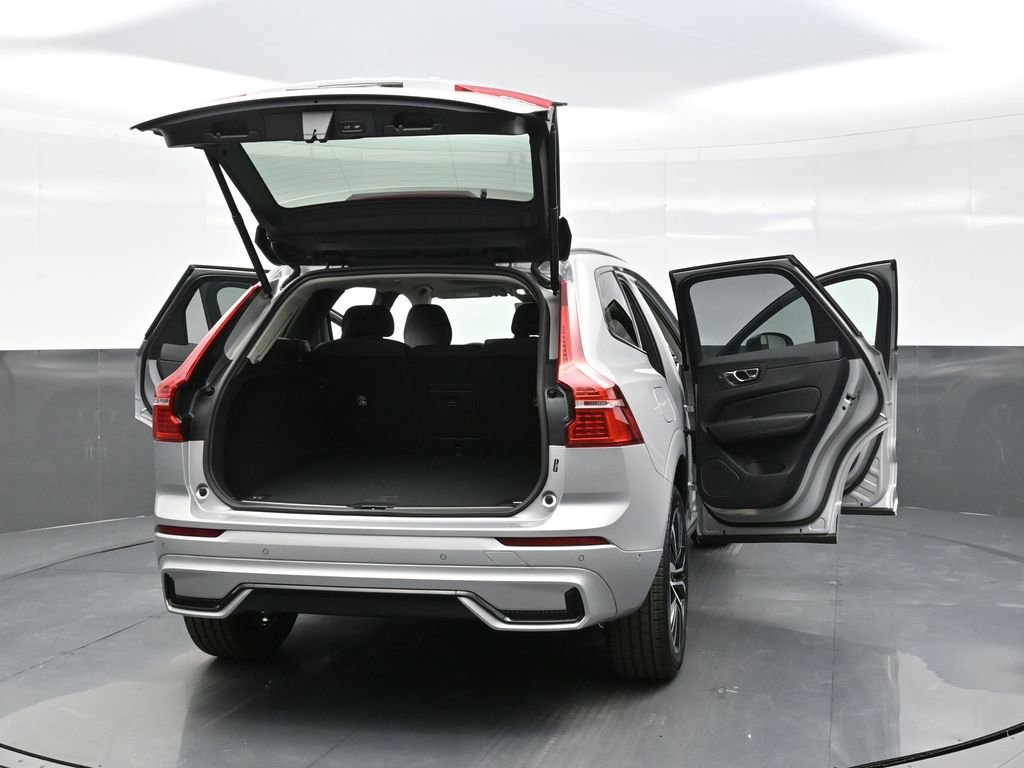Used 2025 Volvo XC60 B5 Plus w/ Climate Package image 38
