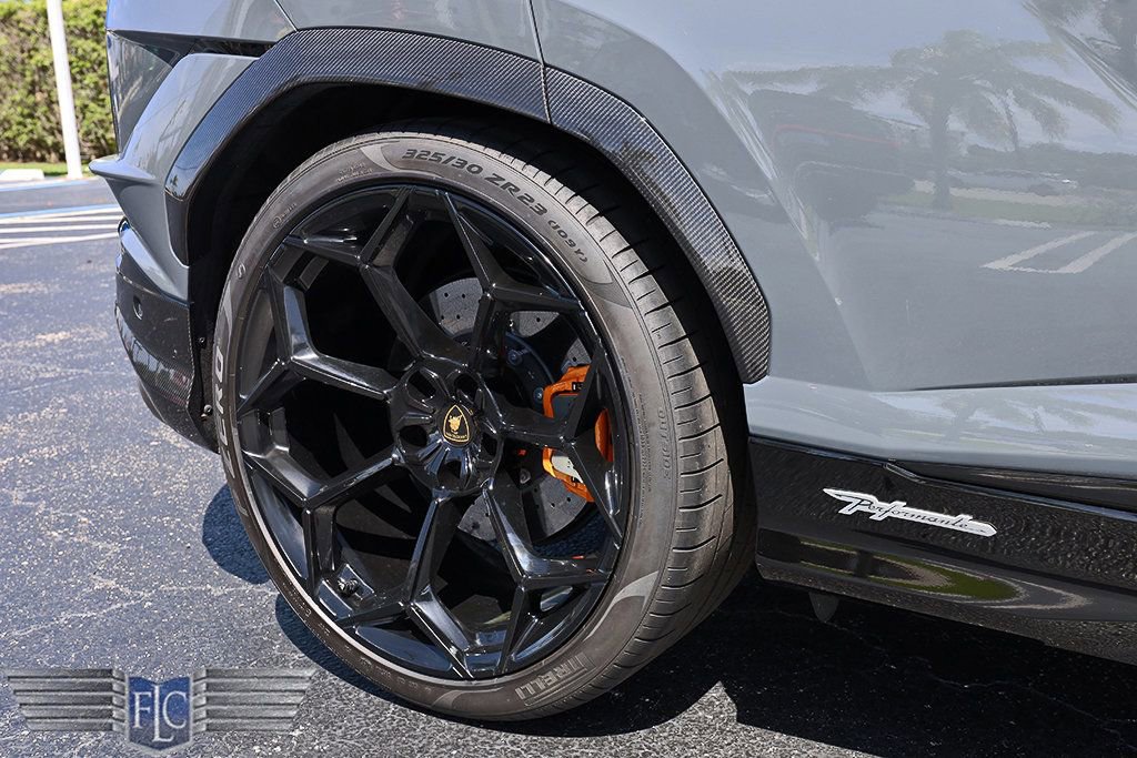 Used 2024 Lamborghini Urus Performante AWD/4WD image 12