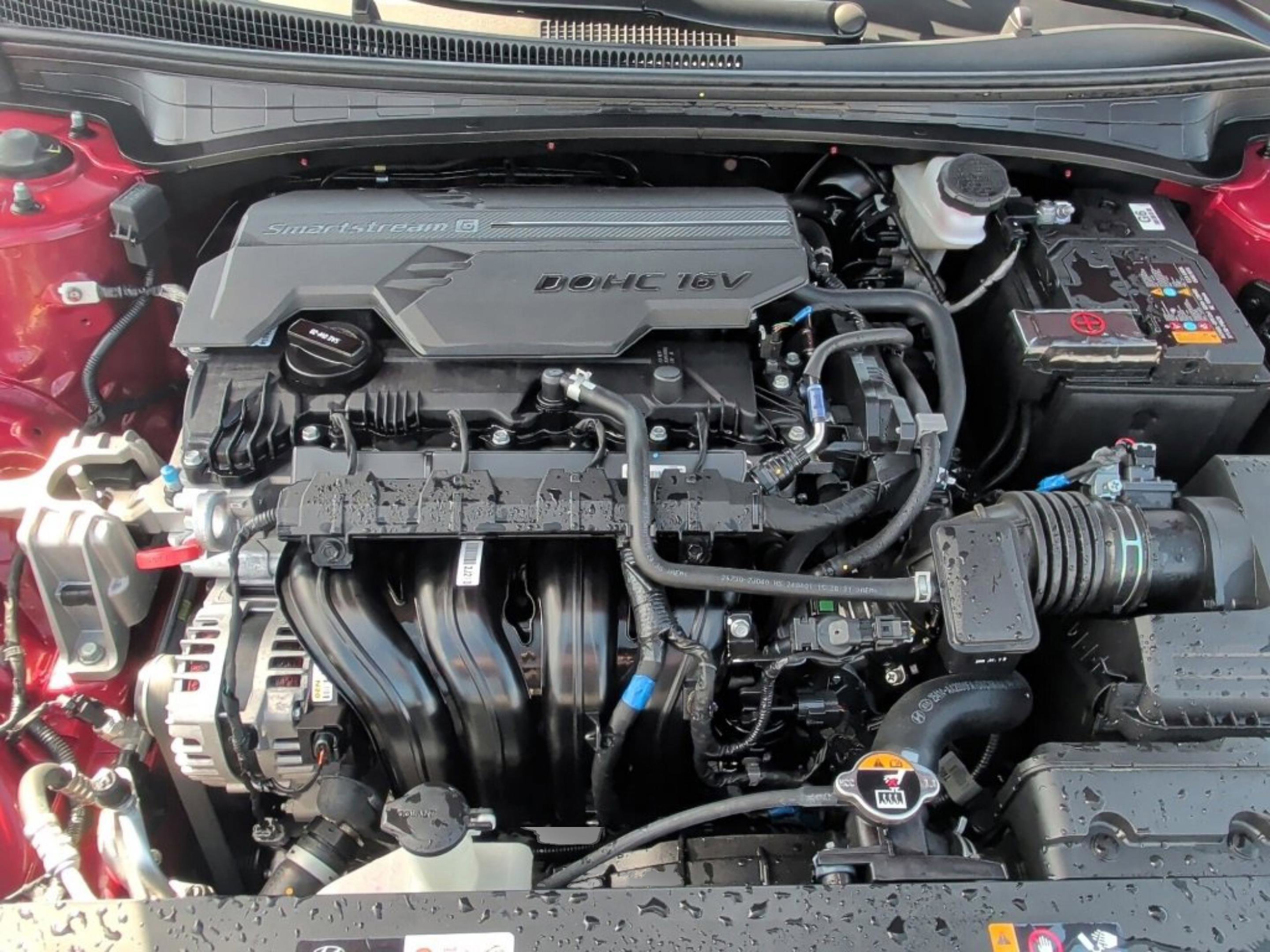 Used 2024 Hyundai Elantra SEL image 35