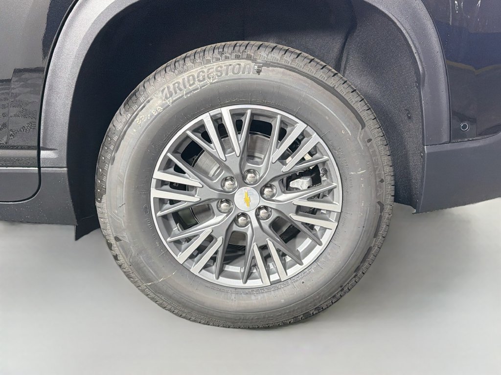 New 2027 Chevrolet Traverse LT w/ Enhanced Driving Package FWD image 33