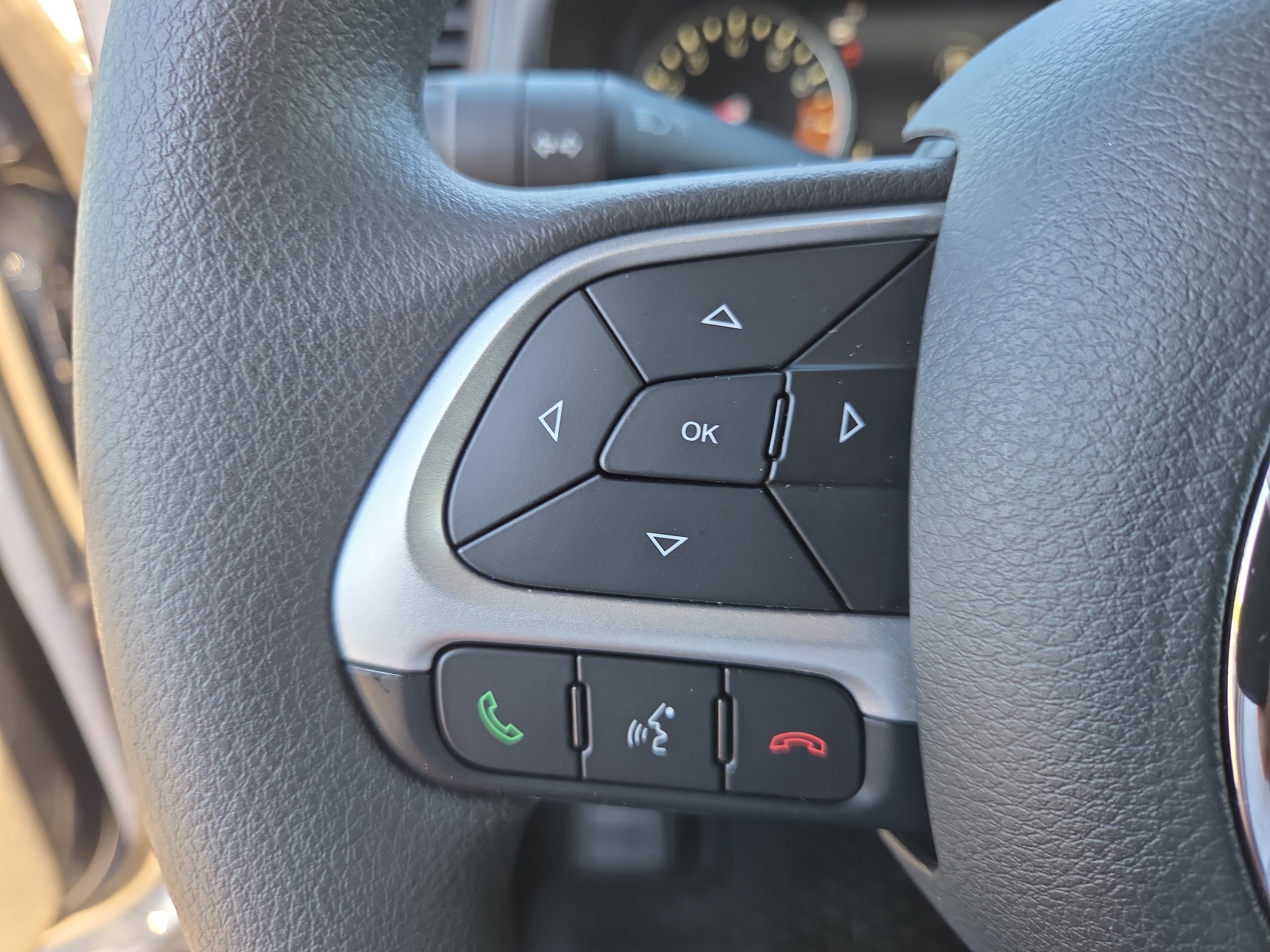 Certified 2023 Jeep Renegade Latitude AWD/4WD image 30