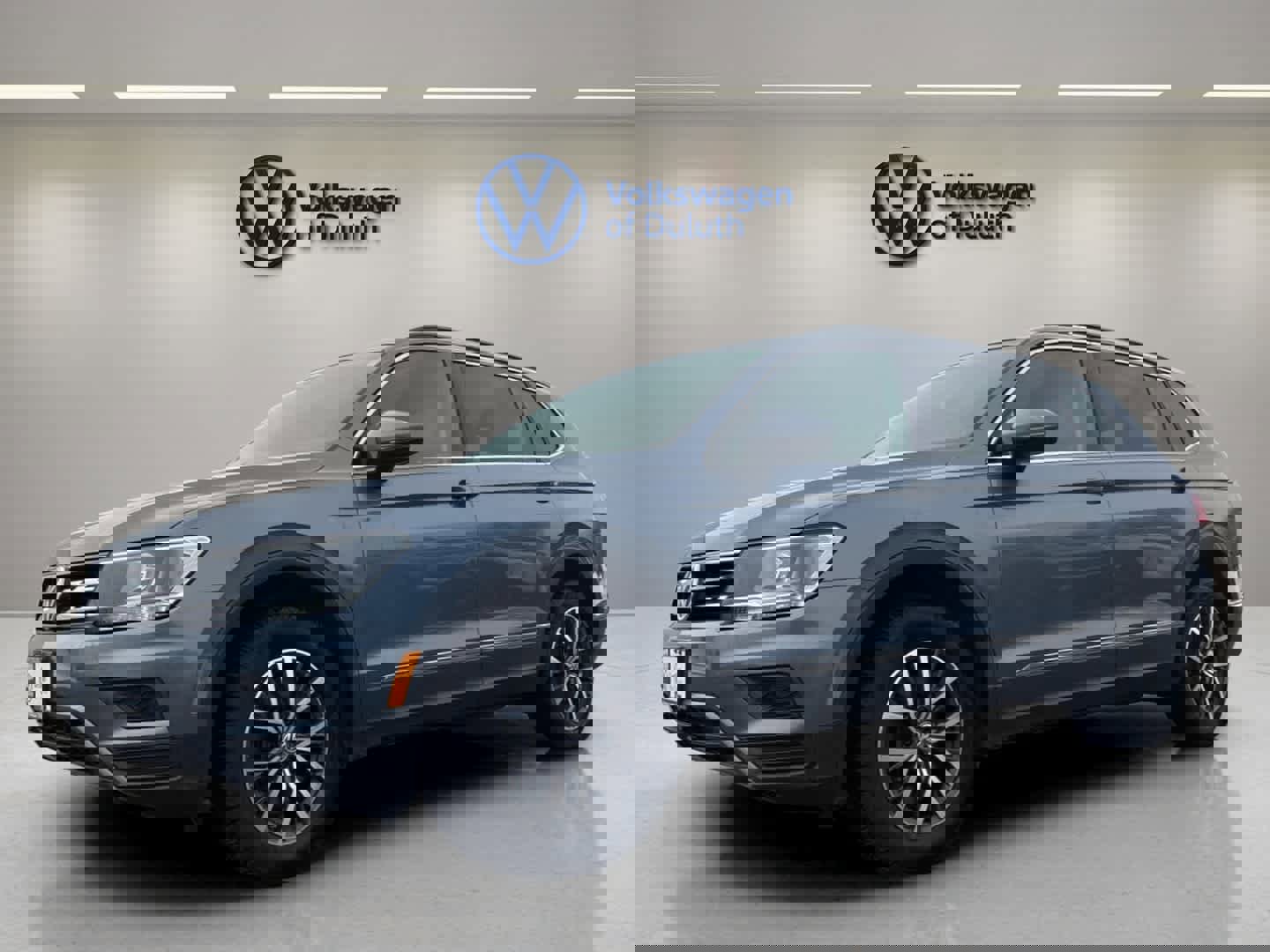 Certified 2020 Volkswagen Tiguan SE image 1