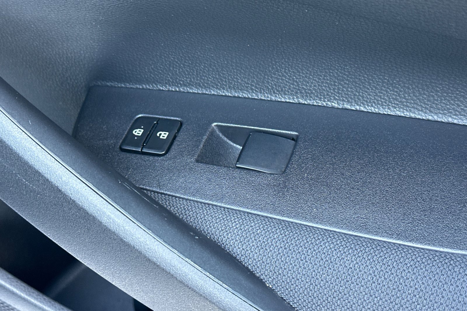 Used 2025 Toyota Corolla LE image 21