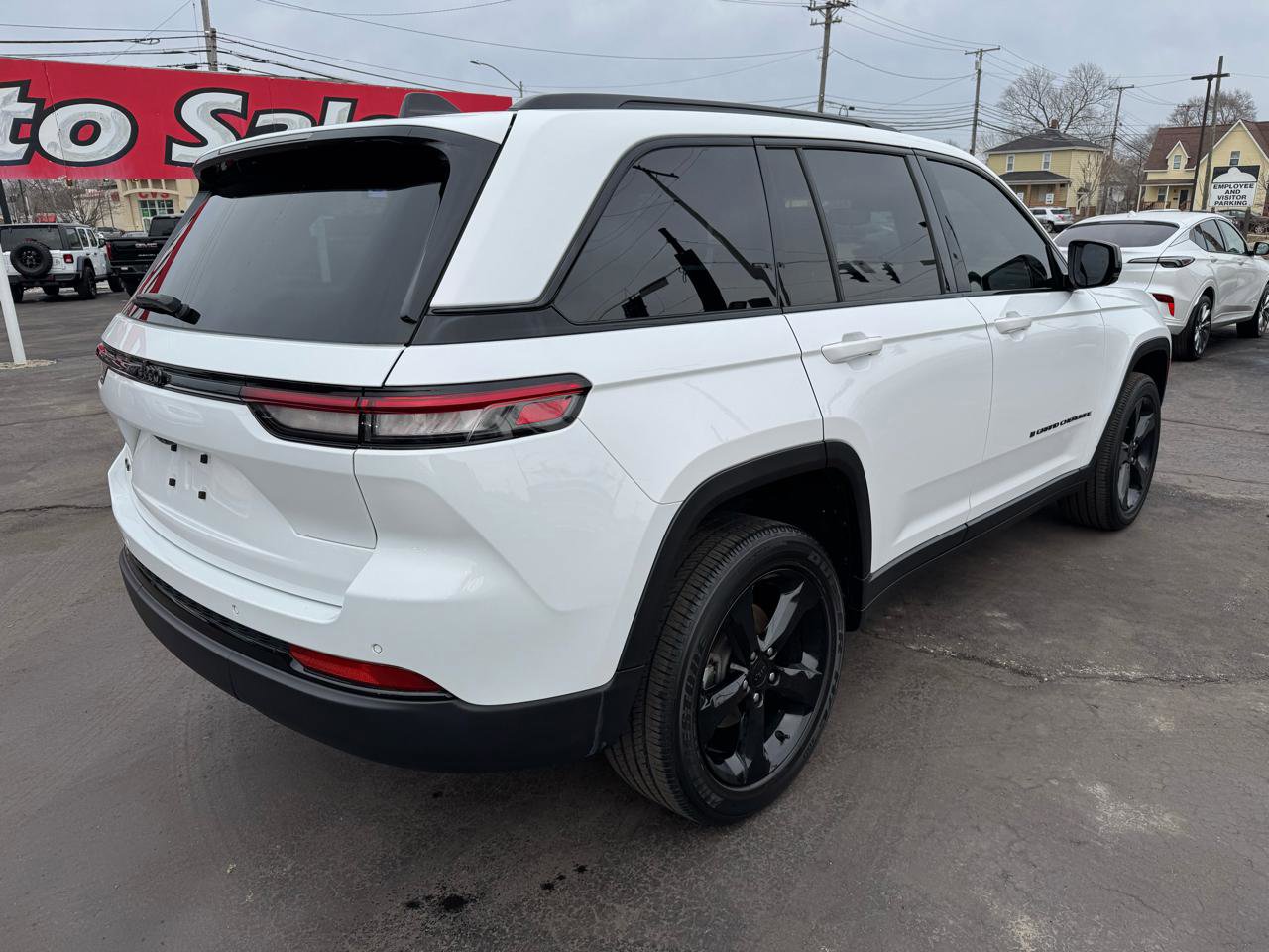 Used 2024 Jeep Grand Cherokee Altitude image 5