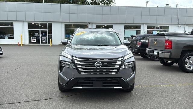 Used 2026 Nissan Rogue Platinum w/ Platinum Premium Package AWD/4WD image 2