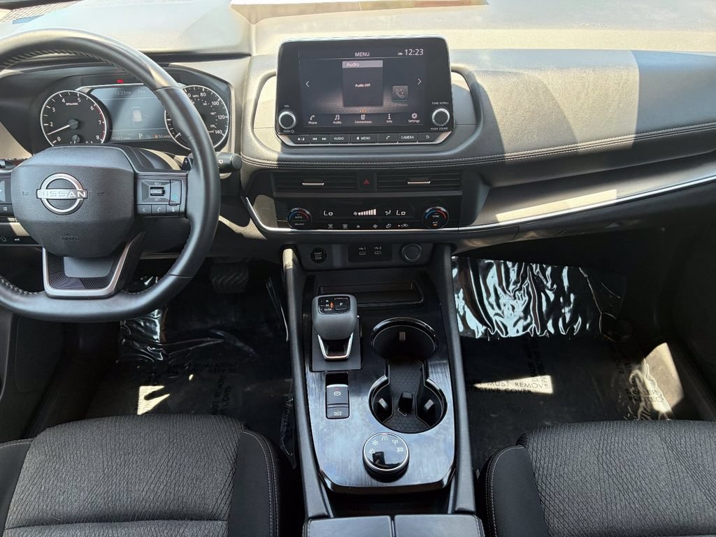 Used 2025 Nissan Rogue SV AWD/4WD image 26