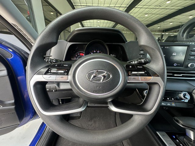 Used 2023 Hyundai Elantra SEL FWD image 18