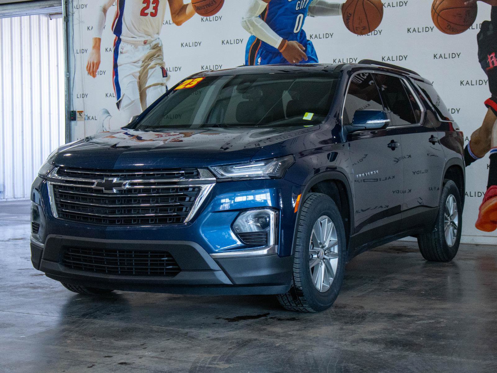 Used 2023 Chevrolet Traverse LT image 20