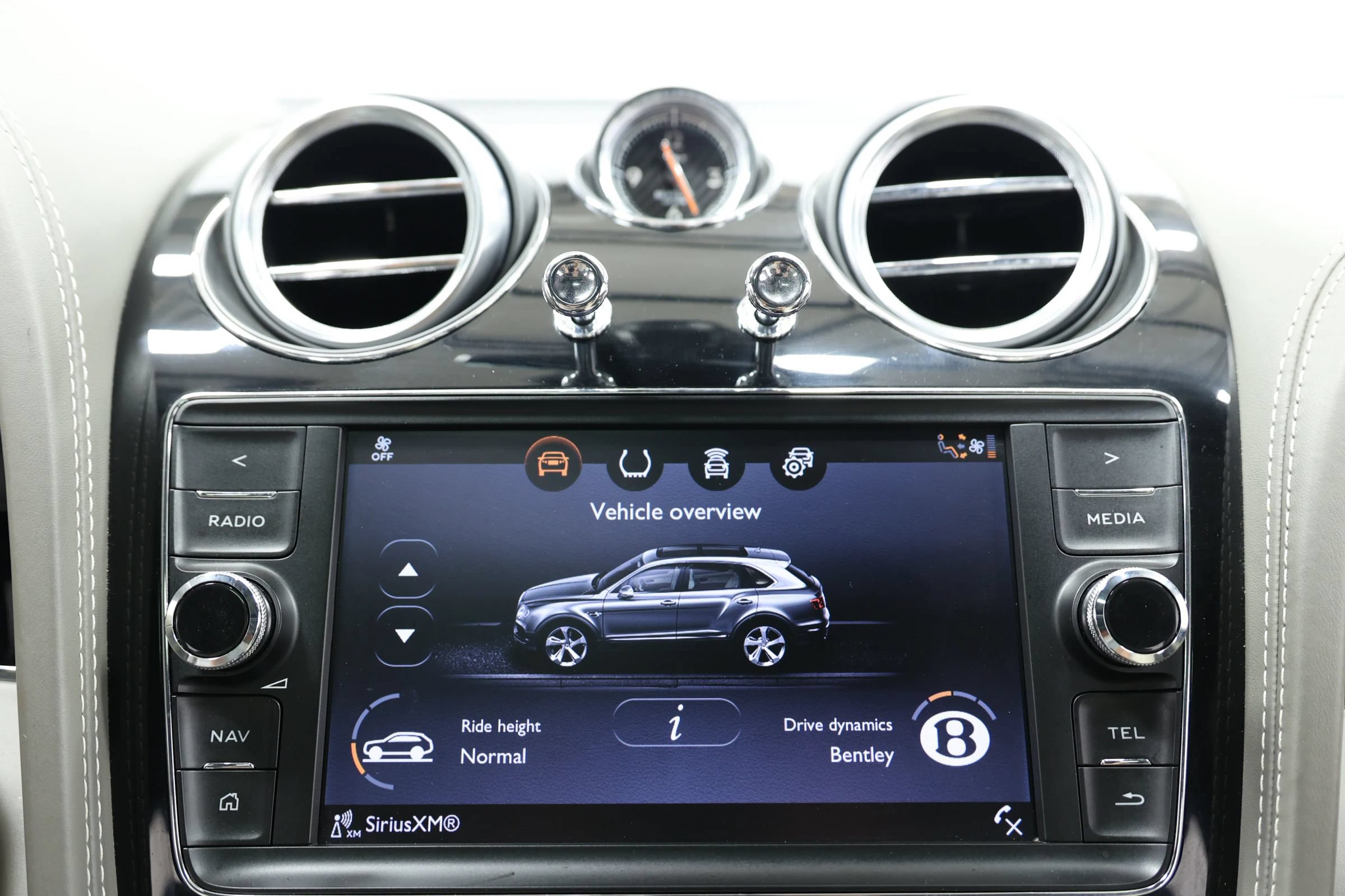 Used 2018 Bentley Bentayga Onyx Edition AWD/4WD image 42