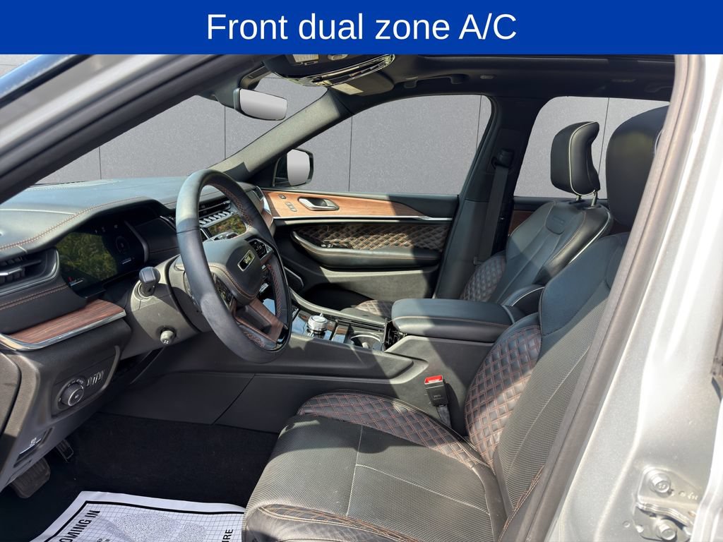 Used 2023 Jeep Grand Cherokee Summit AWD/4WD image 11