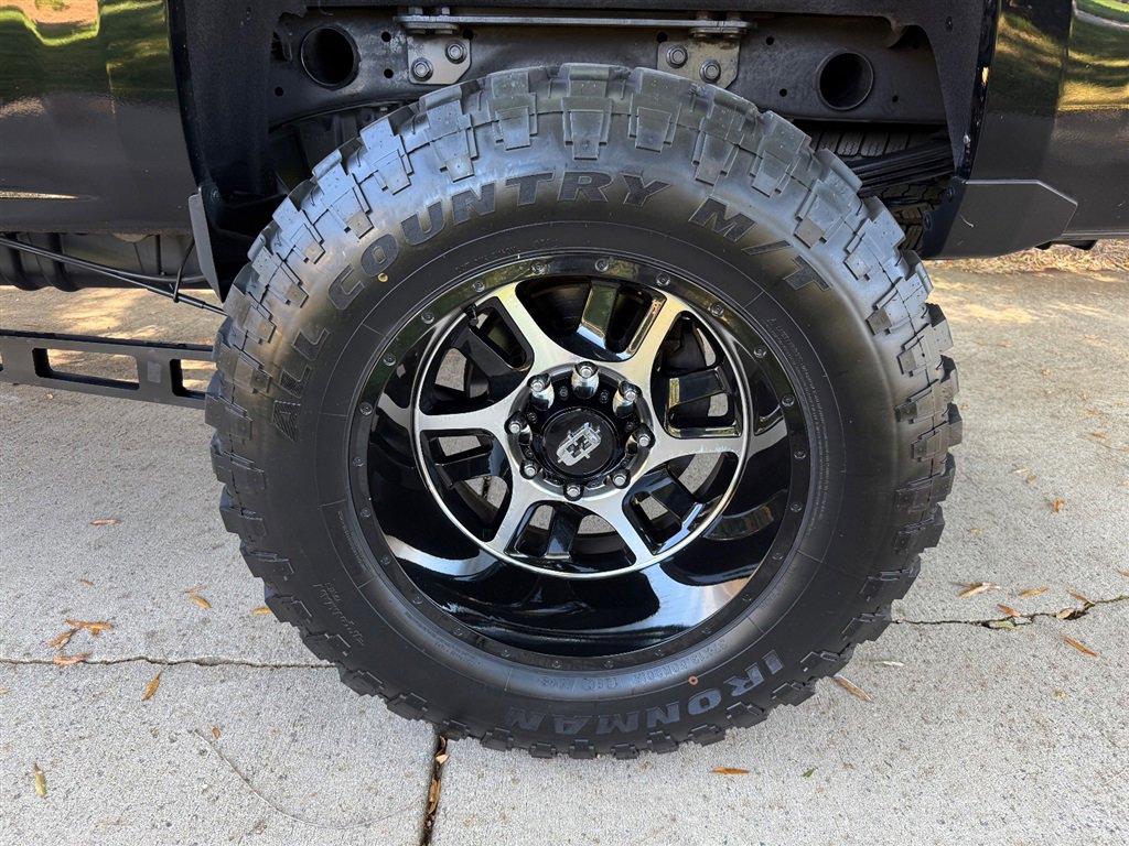 Used 2017 Chevrolet Silverado 2500 LTZ image 23