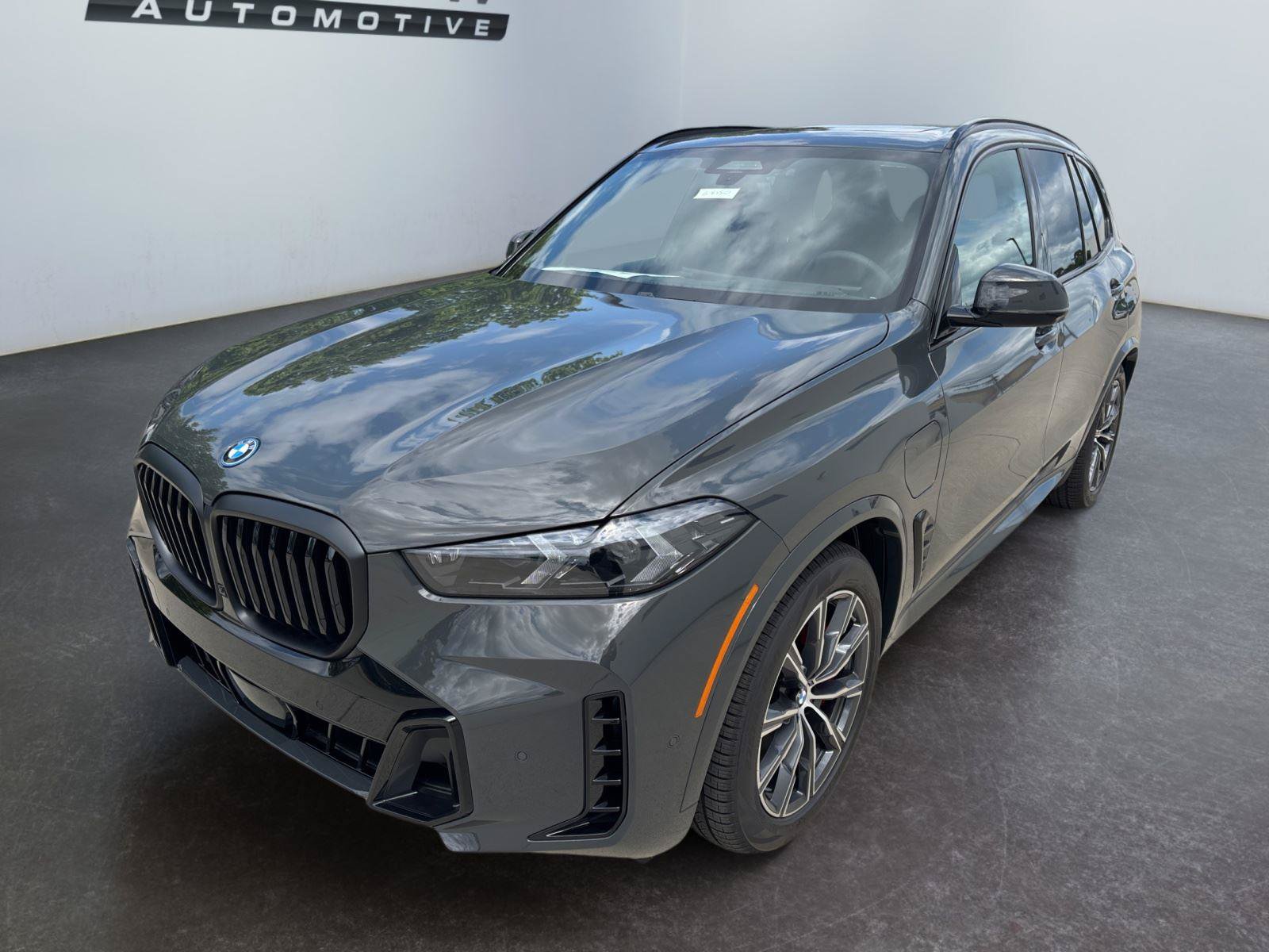 New 2026 BMW X5 xDrive50e w/ M Sport Package AWD/4WD image 9