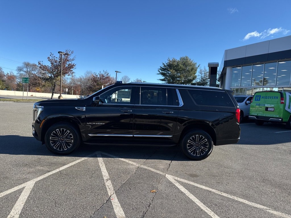 New 2026 GMC Yukon XL Elevation image 2