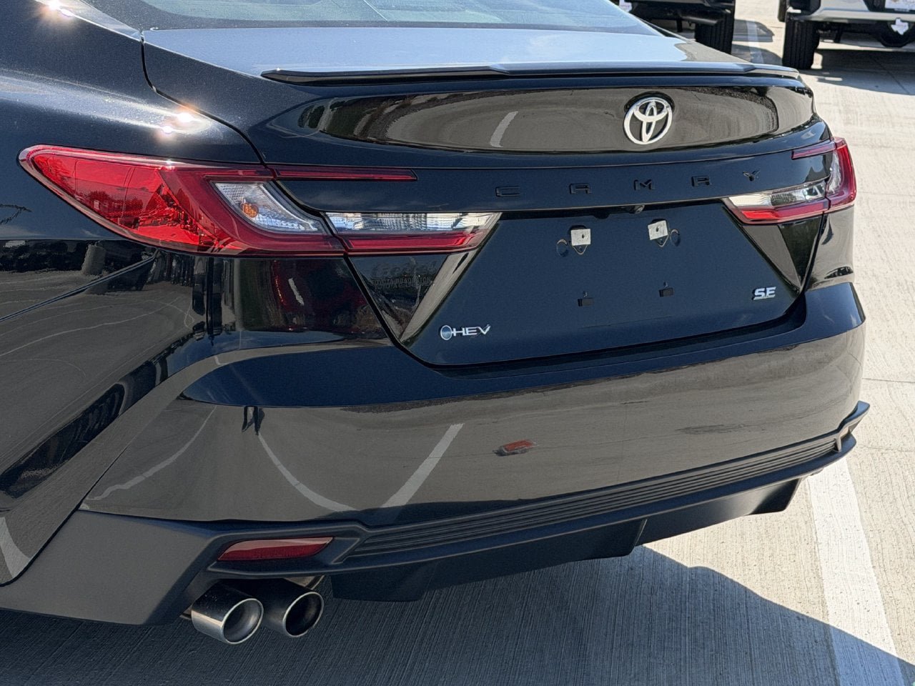 Used 2025 Toyota Camry SE FWD image 7