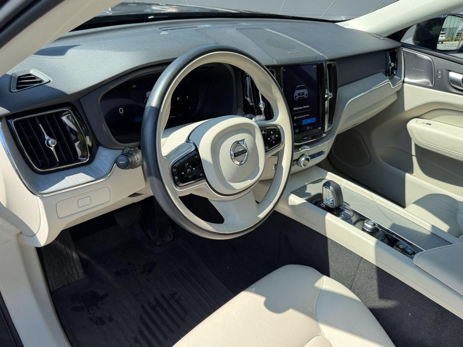 Certified 2025 Volvo XC60 B5 Plus w/ Protection Package Premier AWD/4WD image 4
