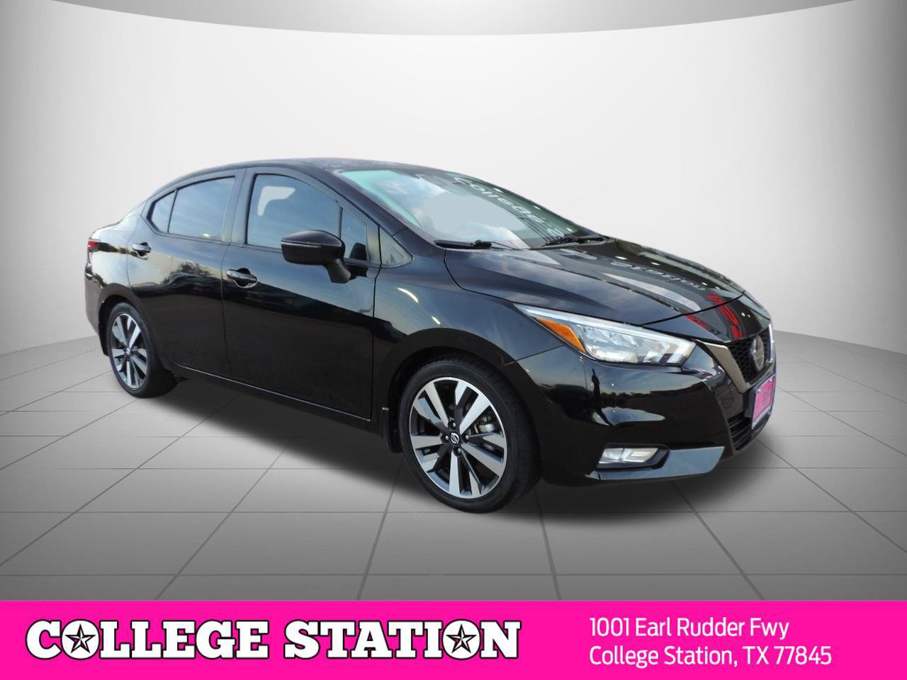 Certified 2021 Nissan Versa SR FWD image 3