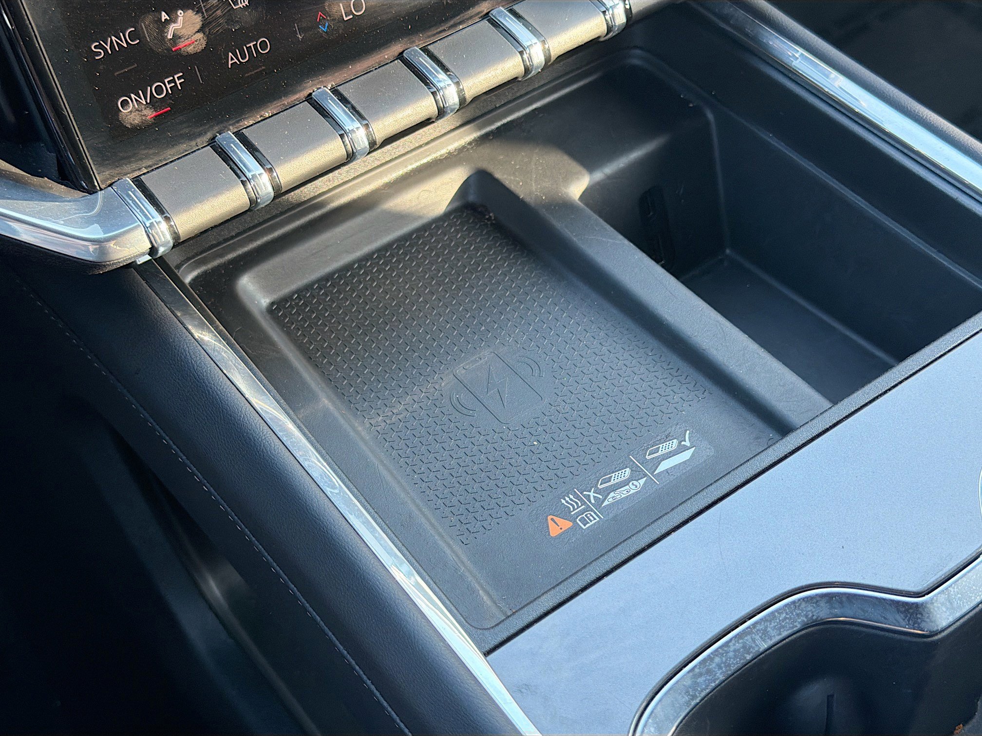 Used 2025 GMC Acadia Elevation FWD image 31