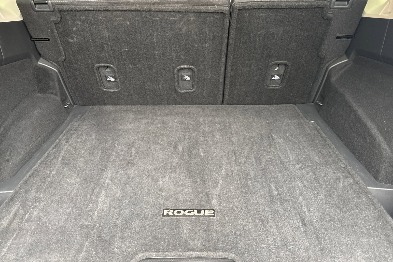 Used 2024 Nissan Rogue SV image 17