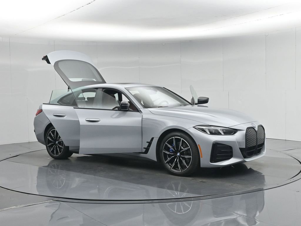 Used 2025 BMW i4 eDrive40 w/ M Sport Package image 34