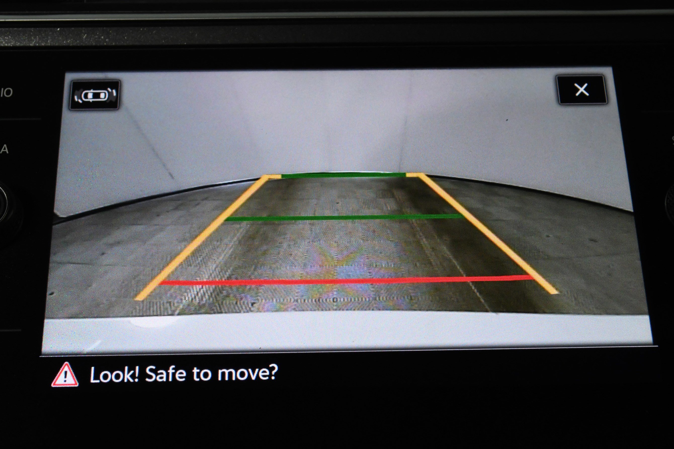 Used 2021 Volkswagen Tiguan SE R-Line image 17