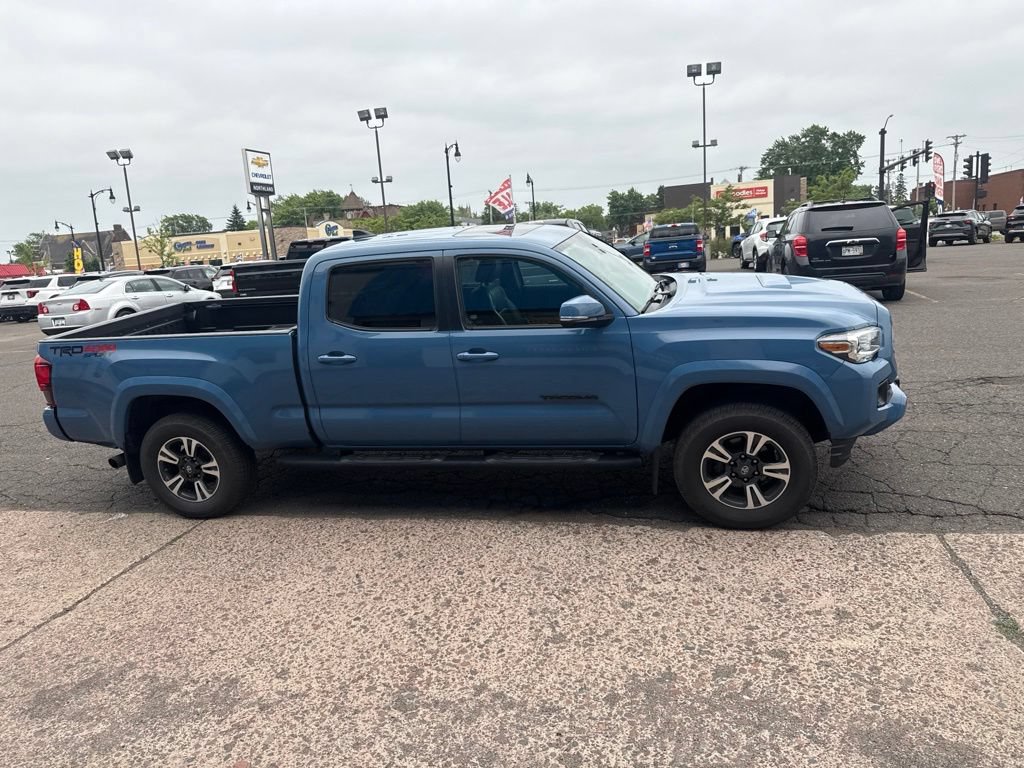 Used 2019 Toyota Tacoma TRD Sport w/ TRD Premium Sport Package AWD/4WD image 8