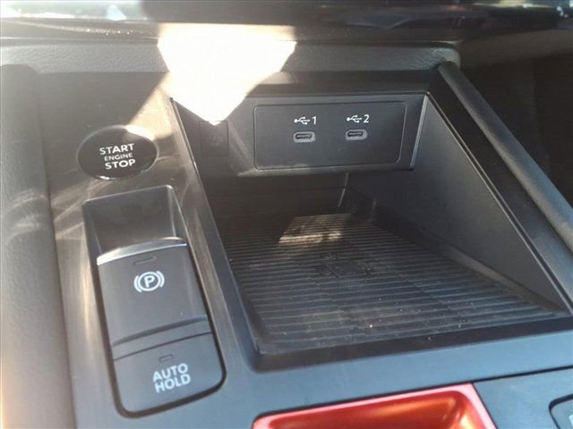 New 2026 Nissan Kicks SR image 14