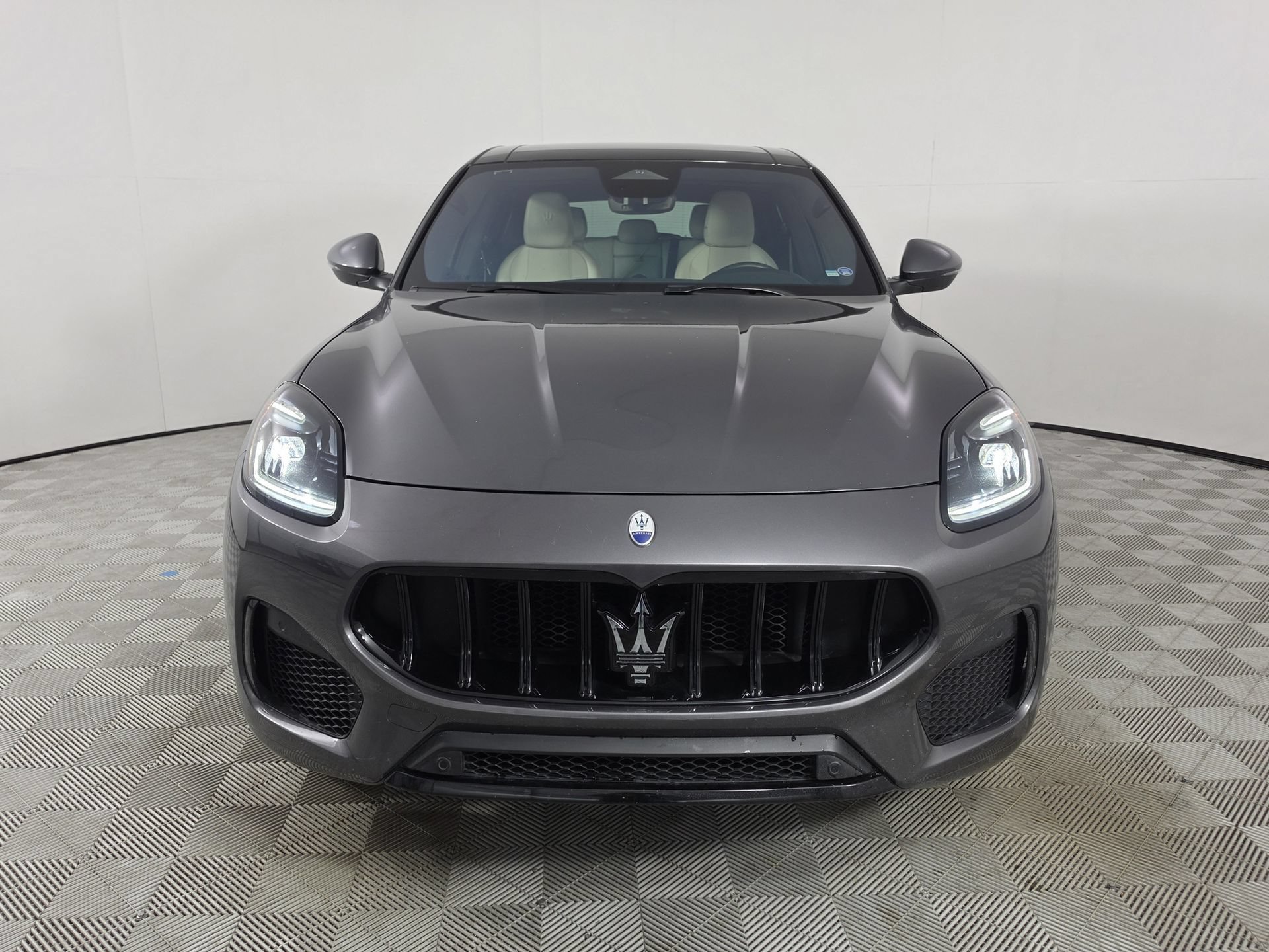 Used 2023 Maserati Grecale Modena AWD/4WD image 34