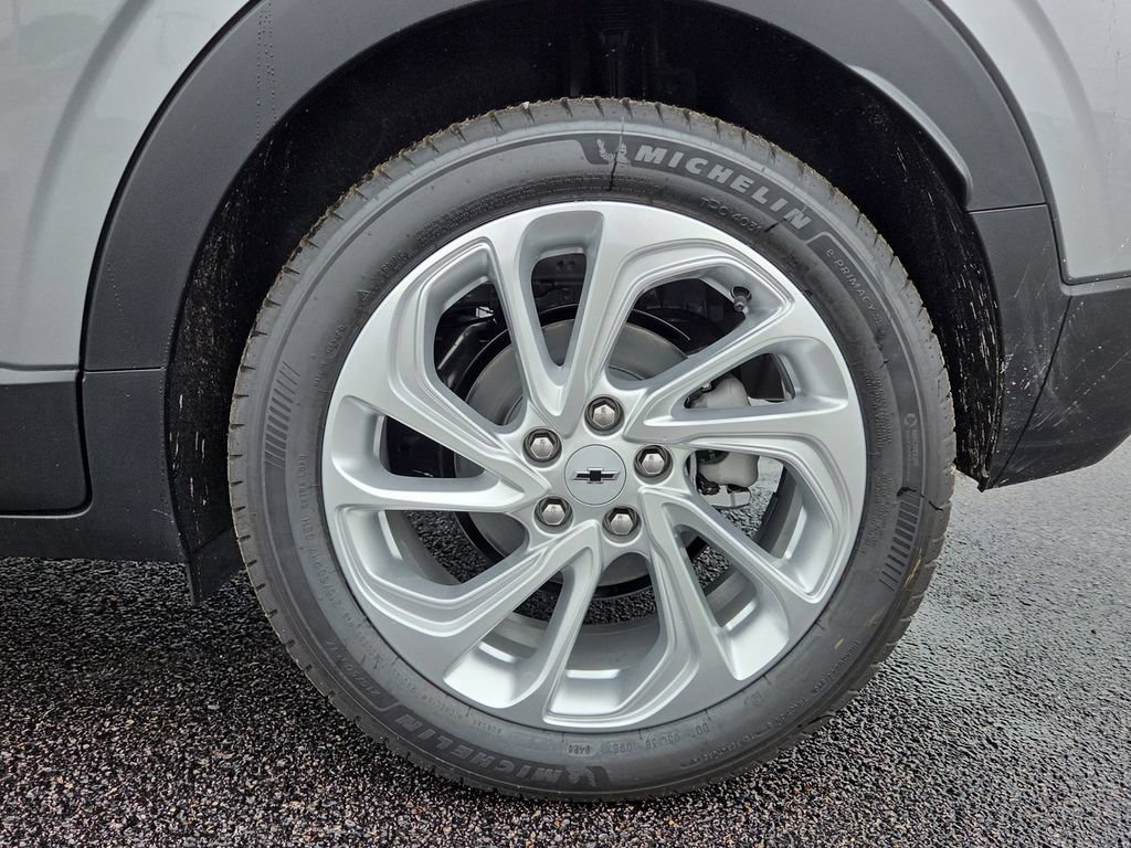 New 2027 Chevrolet Bolt LT FWD image 23