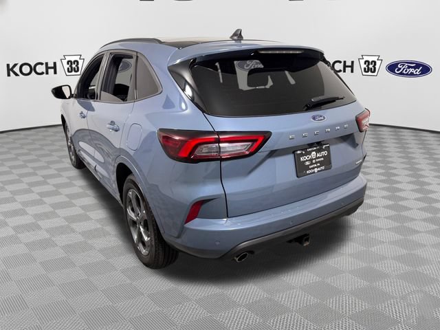 Used 2023 Ford Escape ST-Line w/ Tech Pack #1 AWD/4WD image 6