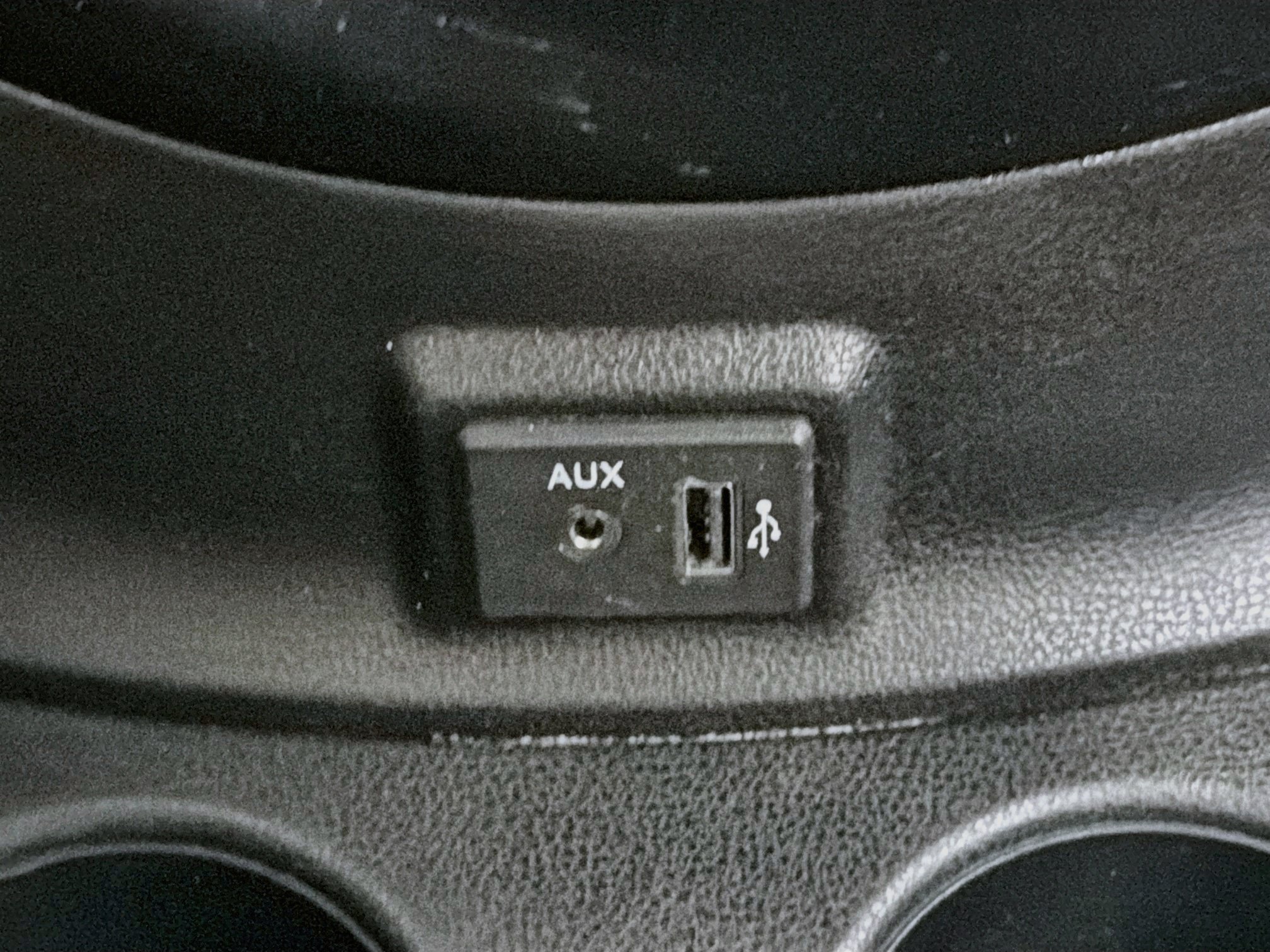 Used 2018 Nissan Versa SV FWD image 23