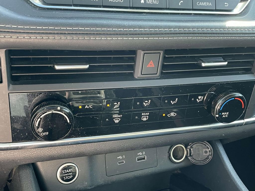 Used 2023 Nissan Rogue S AWD/4WD image 26