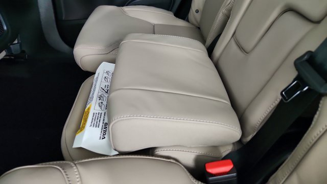 New 2027 Volvo XC90 B6 Ultra AWD/4WD image 32