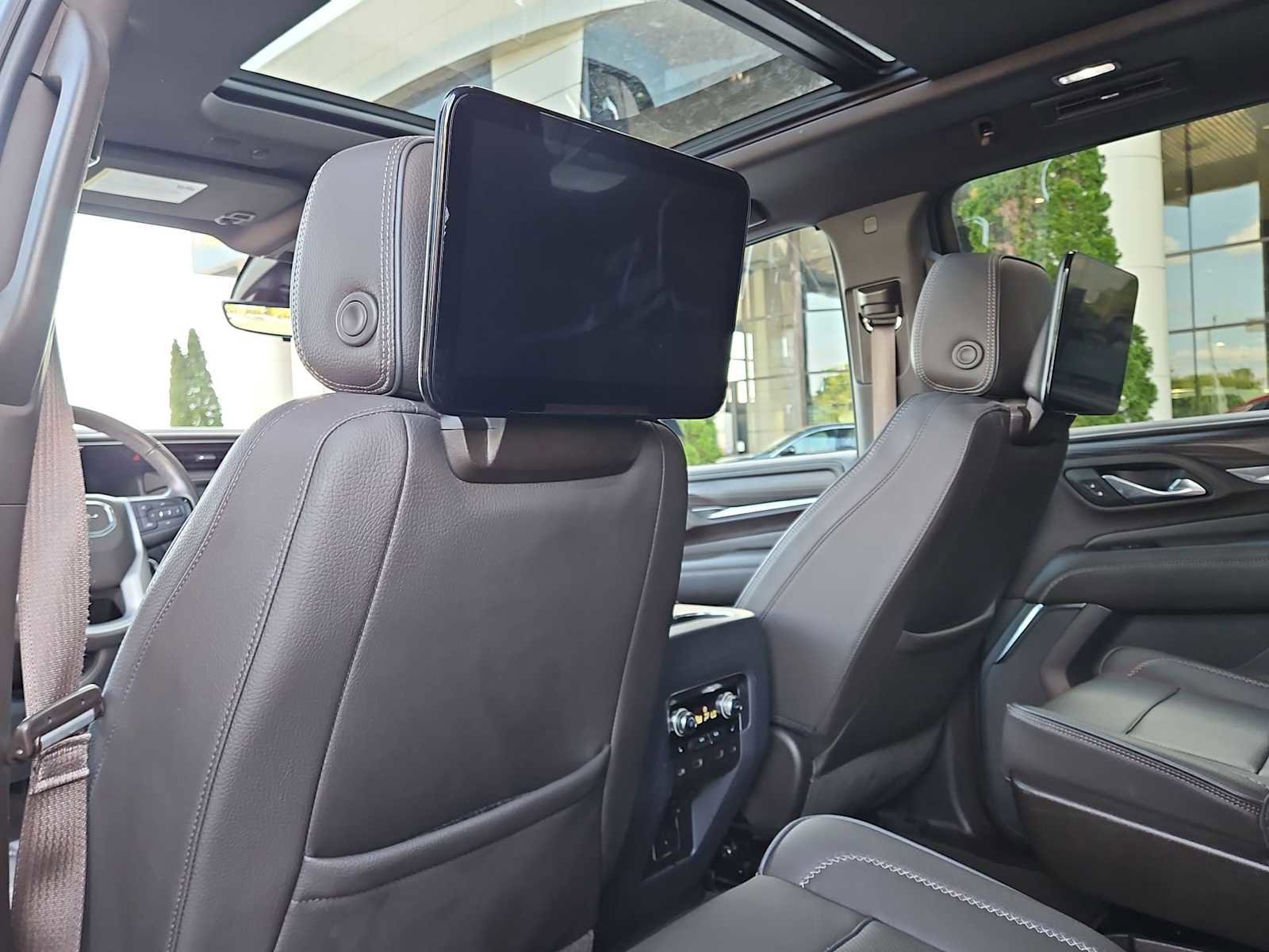 Used 2021 GMC Yukon XL Denali w/ Denali Premium Package image 19