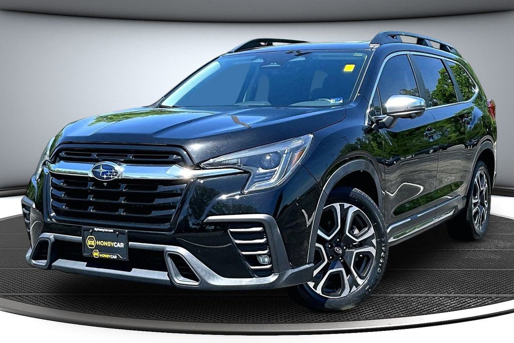 Used 2023 Subaru Ascent Limited w/ Technology Package AWD/4WD image 3