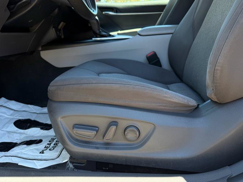 Used 2019 Toyota Camry LE w/ Carpet Mat Package FWD image 41