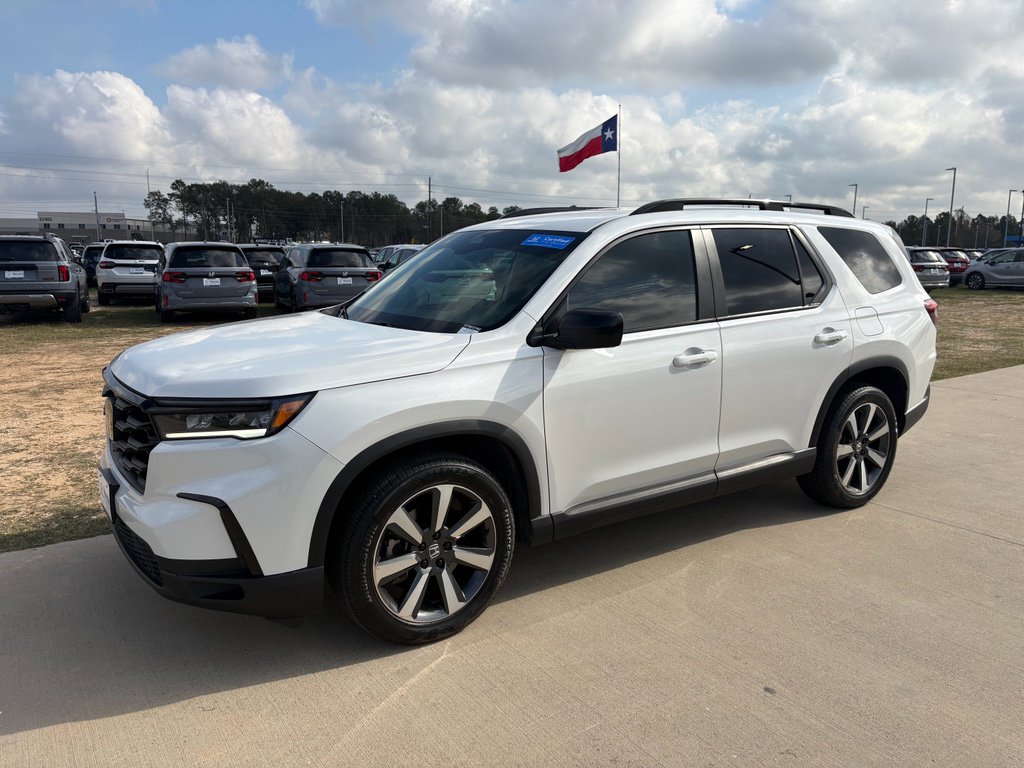 Certified 2023 Honda Pilot Sport image 4