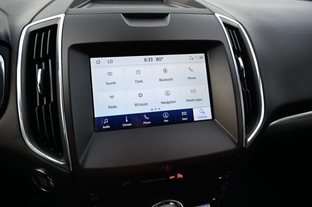 Used 2020 Ford Edge Titanium w/ Equipment Group 301A AWD/4WD image 16