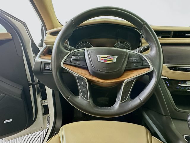 Used 2018 Cadillac XT5 Platinum w/ Driver Assist Package AWD/4WD image 11